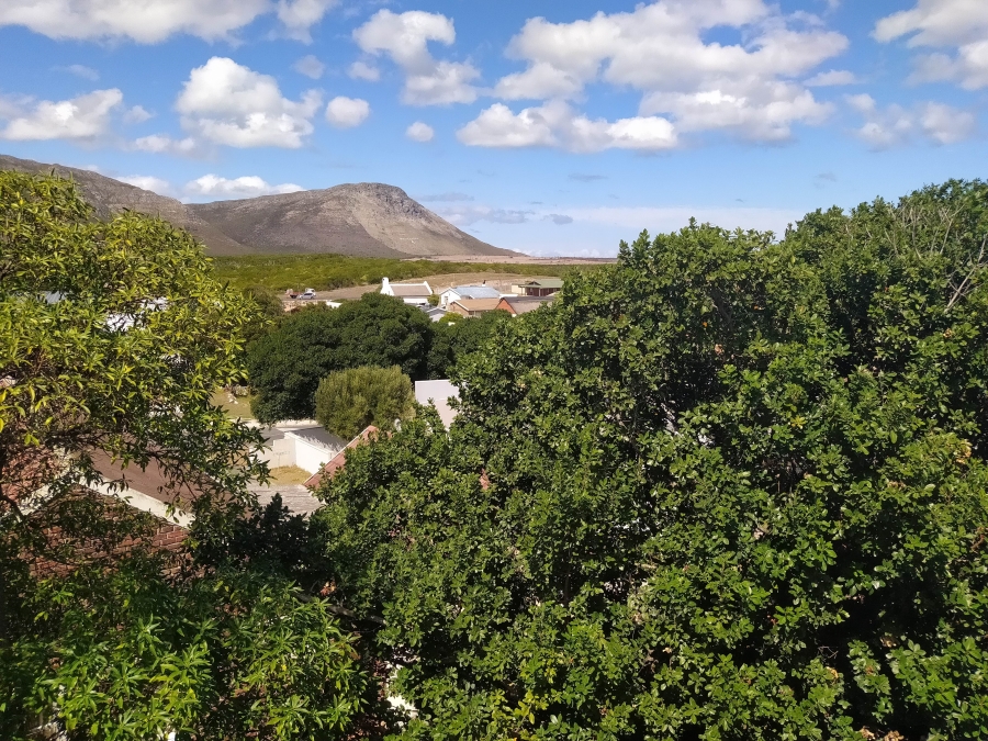 6 Bedroom Property for Sale in De Kelders Western Cape